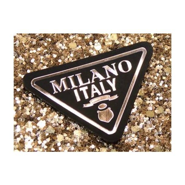 Оригінальний трикутний шеврон MILANO ITALY на флісовому костюмі якісна фурнітура