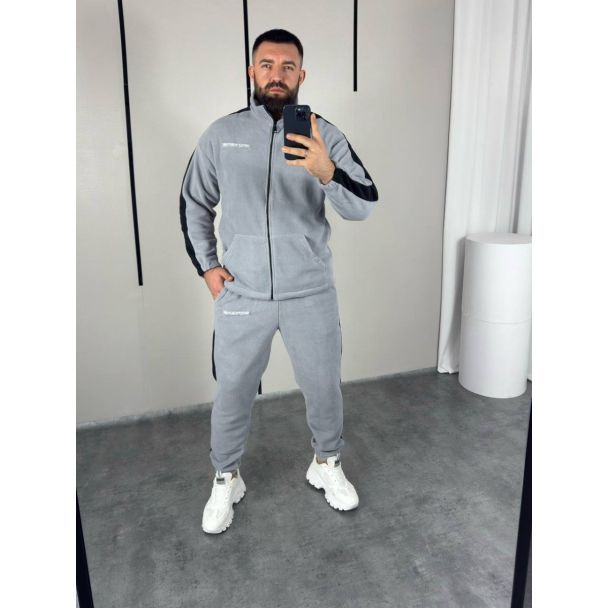 Світло-сірий чоловічий спортивний костюм з флісу полар з чорними вставками